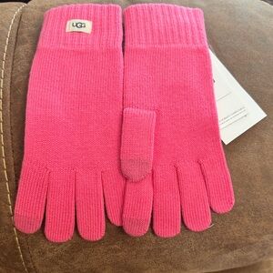 UGG Vibrant Pink Knit Gloves